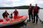 Woprowcy i policjanci  pełnią służbę na skępskim kąpielisku.