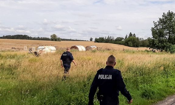 Policjanci podczas poszukiwań