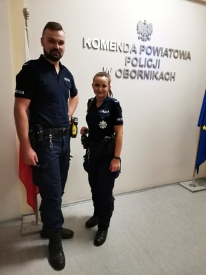 policjant i policjantka