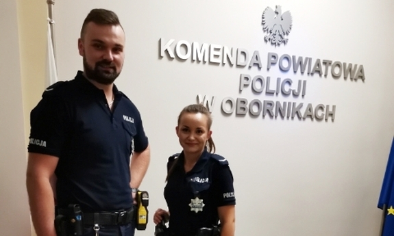 policjant i policjantka