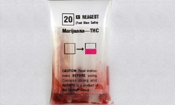 foliowy worek z napisem marihuana - thc