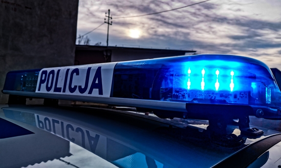 napis policja na radiowozie