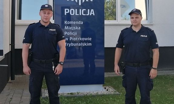 Policjanci którzy uratowali mężczyznę