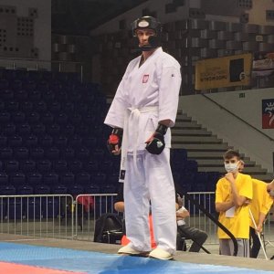 Starszy posterunkowy Michał Czechowicz podczas walki na mistrzostwach  świata w karate