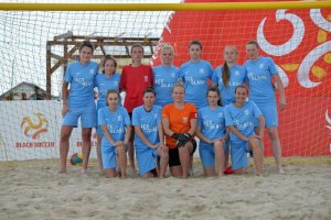 Policjantki podczas turniej beach soccera