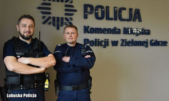 Policjanci, którzy uratowali życie. Sala konferencyjna Komendy Miejskiej Policji w Zielonej Górze