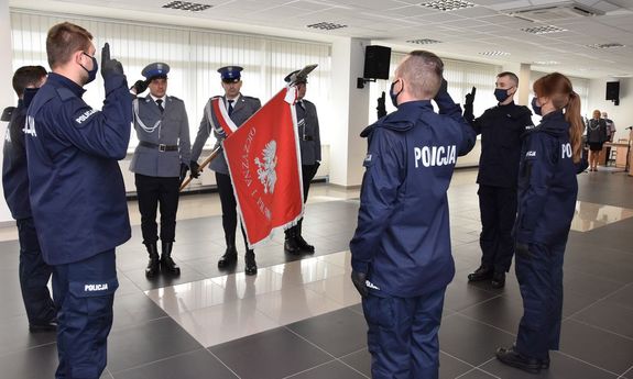 ślubowanie nowych policjantów