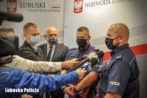 Briefing z udziałem Wojewody Lubuskiego oraz policjantów z Sulęcina