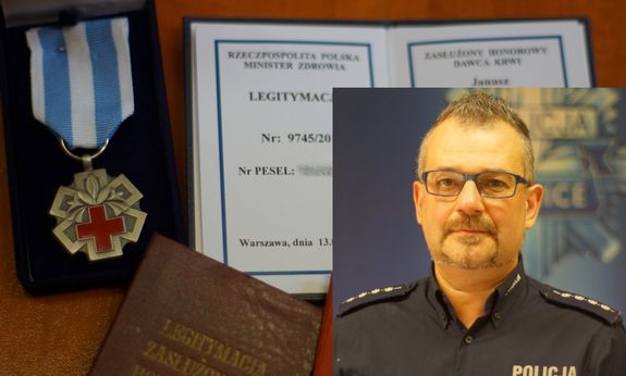 Po lewej medal o nazwie zasłużony dla zdrowia narodu, po prawej widzimy zdjęcie policjanta aspiranta sztabowego Janusza Rudzkiego