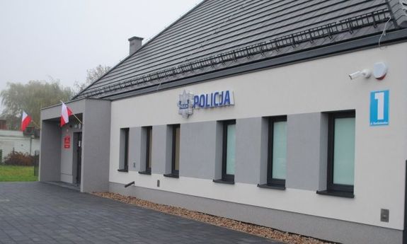 Budynek Posterunku Policji w Grodzisku z zewnątrz
