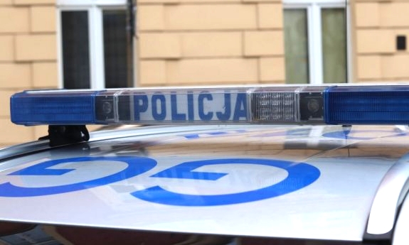 napis policja na radiowozie