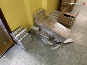 zabezpieczone papierosy w pudełkach