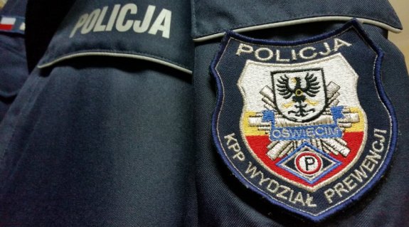 naszywka na mundurze z napisem Policja, KPP Wydział Prewencji
