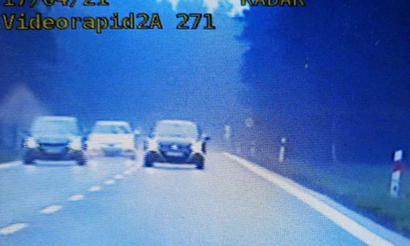volkswagen podczas wyprzedzania