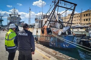 Malta: służby sprawdzają porzucony statek