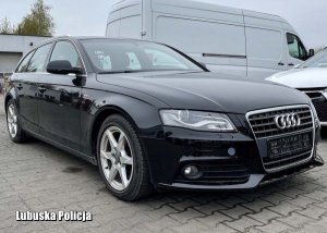 odzyskany przez policjantów samochód marki audi