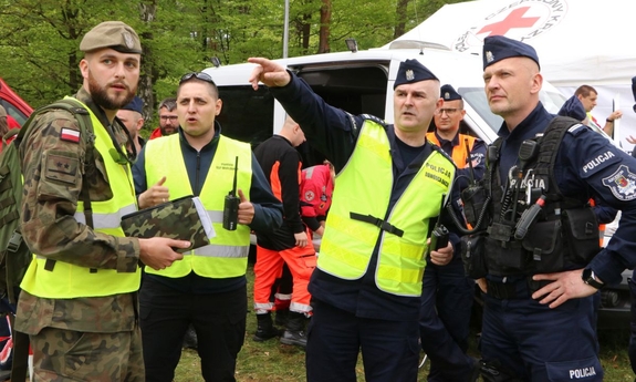 policjanci i żołnierze podczas ćwiczeń