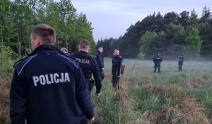 Policjanci podczas poszukiwania zaginionej