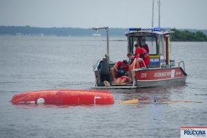 Łódź WOPR podczas akcji prowadzonej przez ratowników