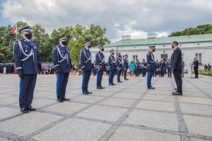 Prezydent RP Andrzej Duda oraz Minister SWiA Mariusz Kamiński wręczający nominacje generalskie