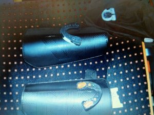 Ochraniacze szczękowe, rękawice i czapki ochronne ujawnione w autobusie przewożącym pseudokibiców z Chorwacji