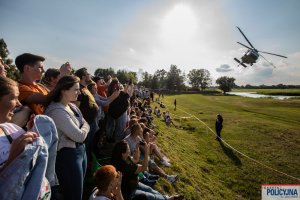 pokaz akcji Centralnego Pododdziału Kontrterrorystycznego Policji „BOA” m.in. z udziałem śmigłowca