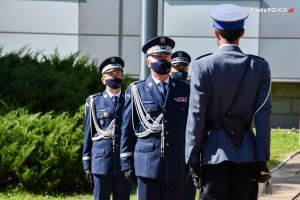 Składanie meldunku Komendantowi Głównemu Policji przez dowódcę uroczystości.