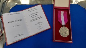legitymacja i Medal za Długoletnią Służbę