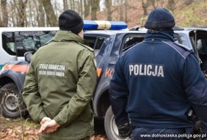 funkcjonariusz straży granicznej i policjant