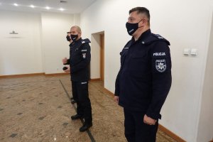 trzej oficerowie Policji