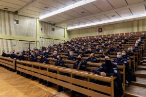 słuchacze podczas pobierania próbek szpiku