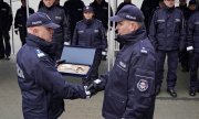 Komendant Główny Policji przekazuje komendantowi powiatowemu Policji symboliczny klucz