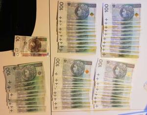 zabezpieczone banknoty pieniędzy