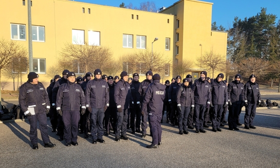 policjanci zbierają fundusze na pomoc humanitarną dla Ukrainy