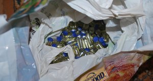 otowe opakowania znalezione w miejscu zamieszkania zatrzymanego mężczyzny