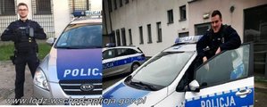 umundurowani policjanci stoją przy radiowozach