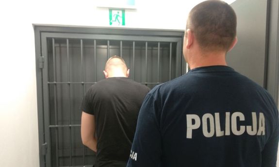 zatrzymany w asyście policjanta