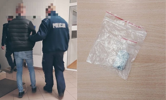 kolaż dwóch zdjęć, po lewej policjant prowadzi zatrzymanego mężczyznę, po prawej strony woreczek z narkotykami
