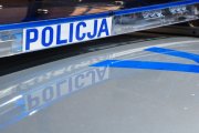 Napis Policja na dachu radiowozu