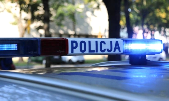 napis policja na radiowozie