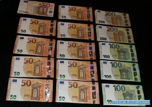 zabezpieczone banknoty o nominałach 50 i 100 euro