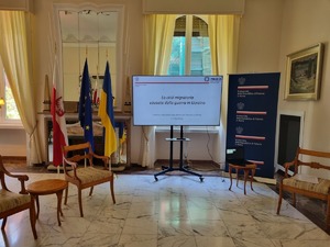 na zaproszenie oficera łącznikowego Policji do polskiej placówki dyplomatycznej przybyli przedstawiciele włoskiej Obrony Cywilnej, włoskiego MSZ - konferencja w spr. kryzysu migracyjnego w związku z wojną w Ukrainie