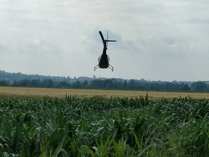 Helikopter w locie.