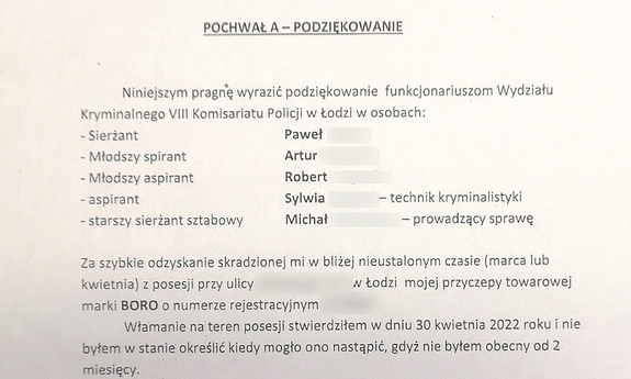 fragment zdjęcia z podziękowaniami dla policjantów