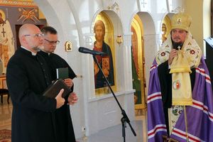 duchowni podczas prawosławnego nabożeństwa z okazji Święta Policji