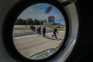 policjanci podczas ćwiczeń