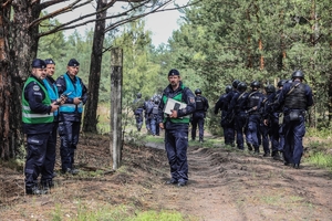 policjanci podczas ćwiczeń