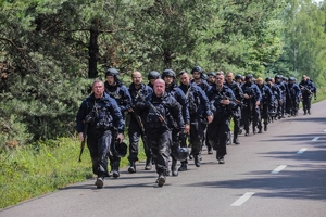 policjanci podczas ćwiczeń