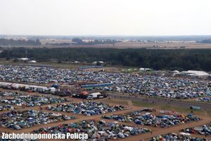 zdjęcie terenu festiwalu z pokładu śmigłowca