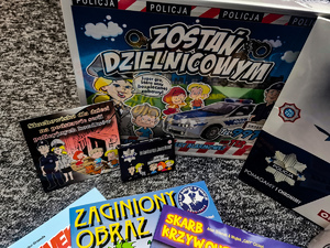 gadżety policyjne komiksy, kubek, plakaty